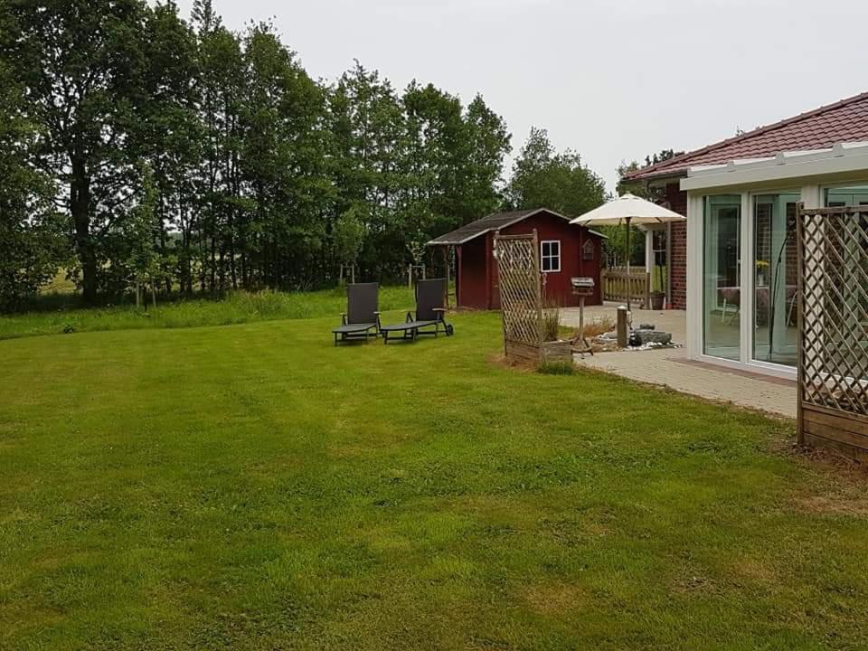 Ferienhaus Am ParadiesNeuschoo エクステリア 写真